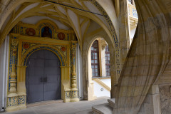 halle-gold-blau-gewoelbe